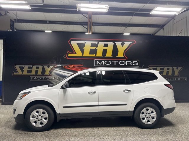 Used 2017 Chevrolet Traverse LS image 2