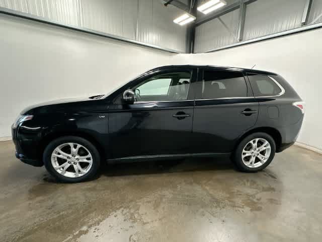 Used 2014 Mitsubishi Outlander GT AWD/4WD image 2