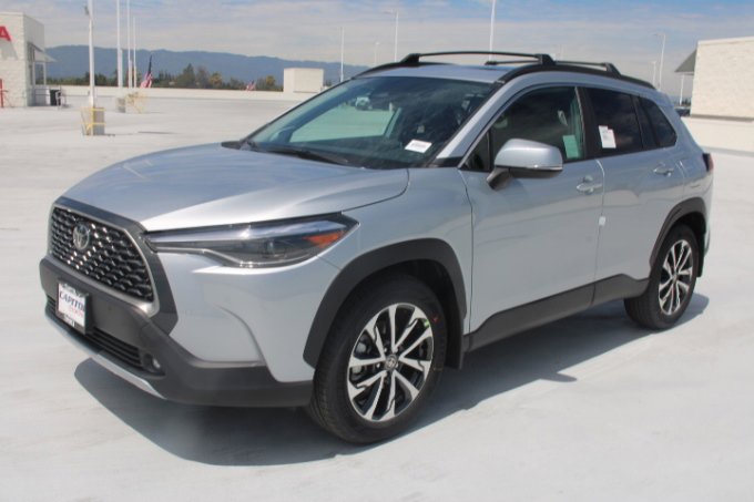New 2026 Toyota Corolla Cross XLE image 6