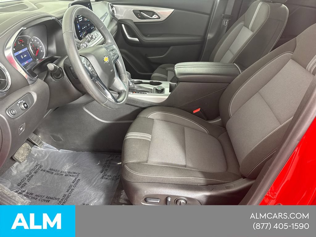 Used 2025 Chevrolet Blazer LT FWD image 11