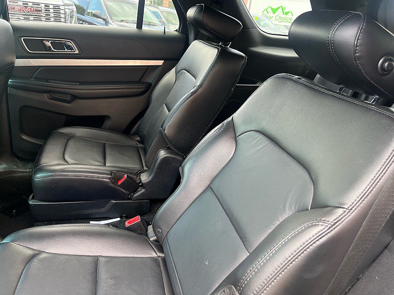 Used 2017 Ford Explorer XLT w/ Equipment Group 202A AWD/4WD image 11