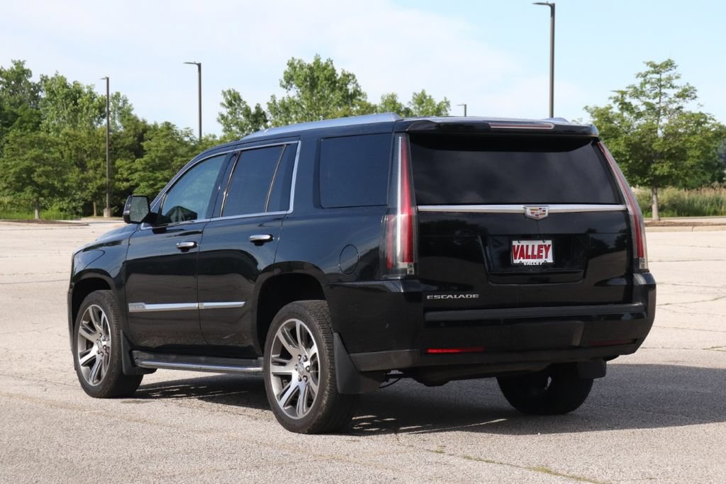 Used 2017 Cadillac Escalade Luxury AWD/4WD image 6