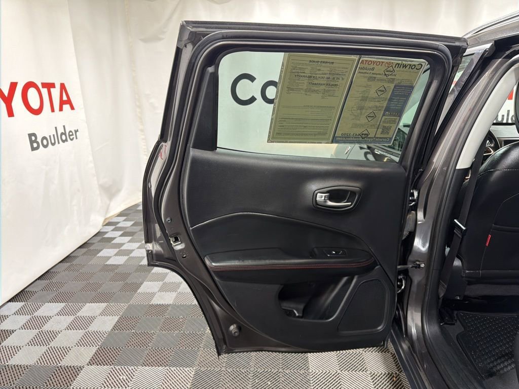 Used 2019 Jeep Compass Trailhawk image 16
