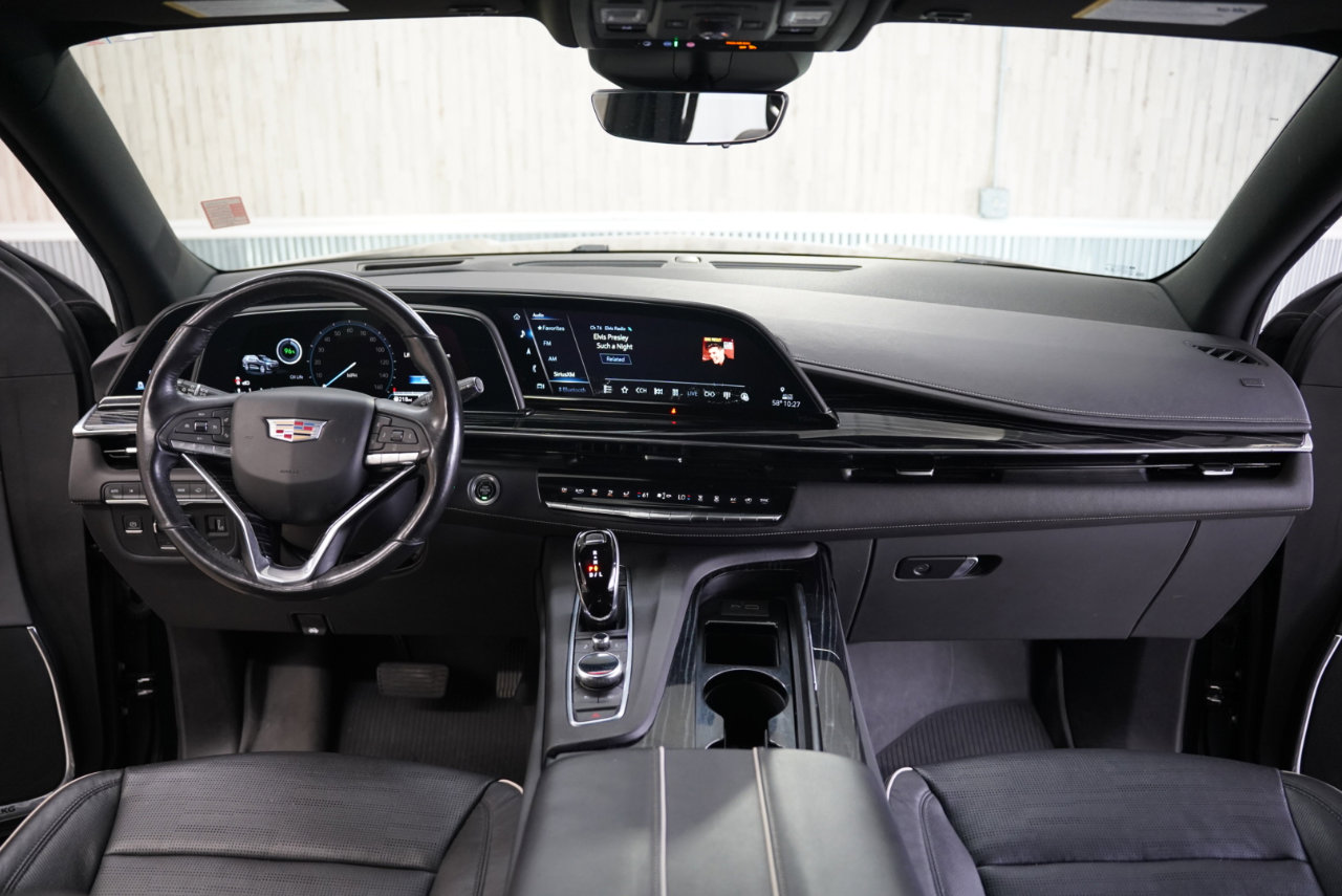 Used 2021 Cadillac Escalade ESV Sport w/ Driver Assist Tech Package image 17