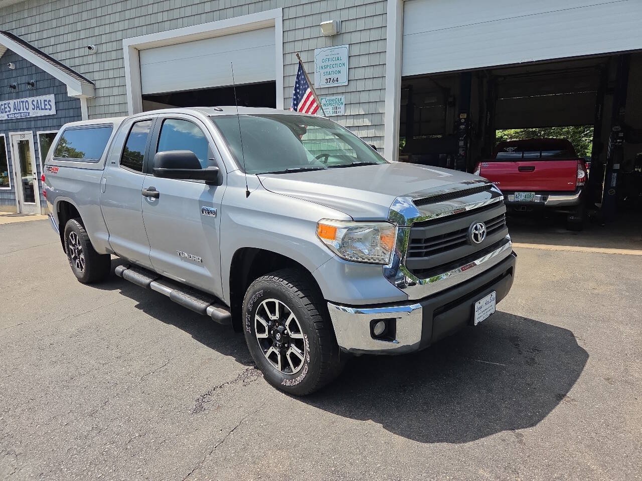 Used 2014 Toyota Tundra SR5 w/ TRD Off Road Package AWD/4WD image 2