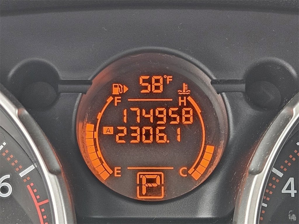 Used 2010 Nissan Rogue SL w/ Premium Pkg image 31