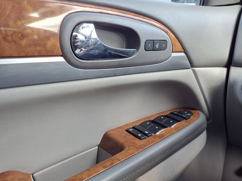 Used 2011 Buick Enclave CXL w/ LPO, Cargo Convenience Pkg image 22