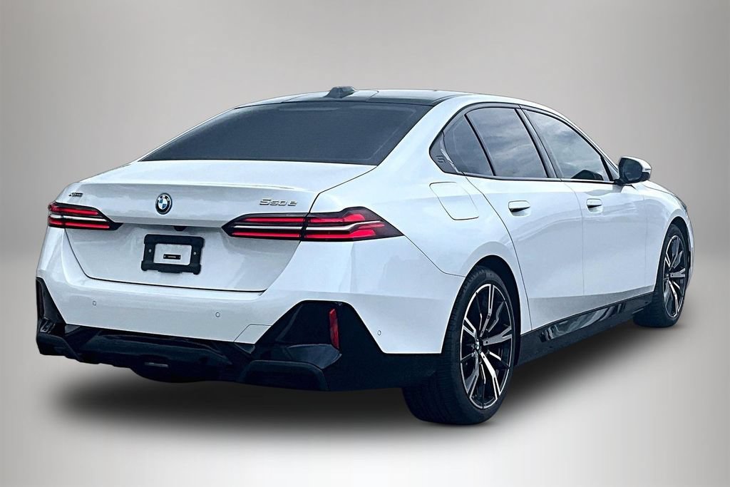 Certified 2026 BMW 550e xDrive AWD/4WD image 4