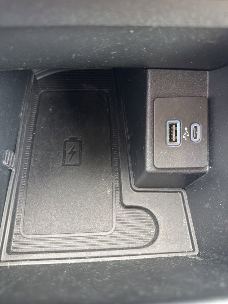 Used 2024 Ford Edge Titanium image 33