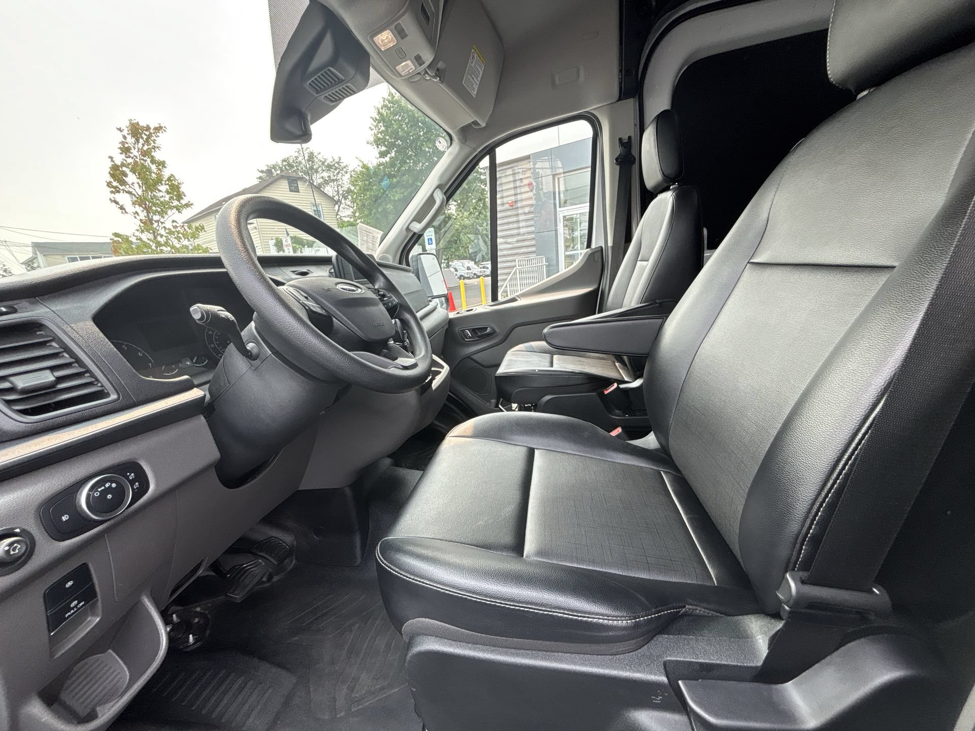 Used 2024 Ford Transit 250 148 Medium Roof w/ Exterior Upgrade Package RWD image 14