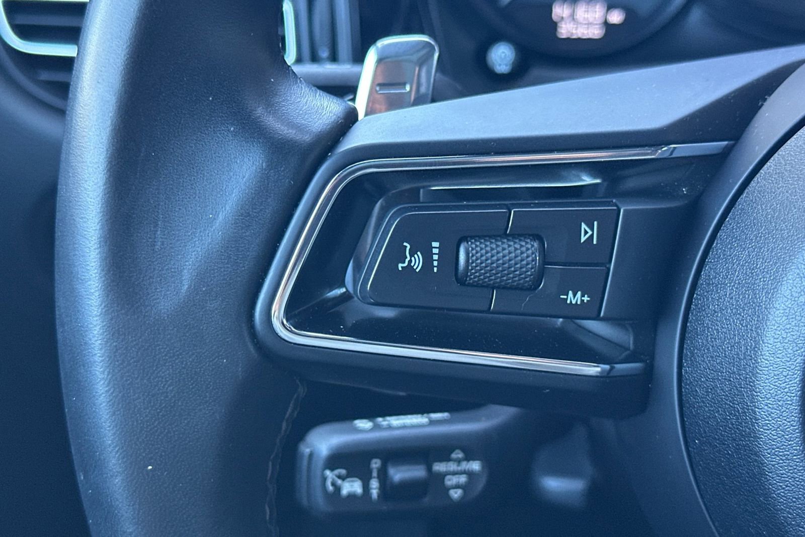 Used 2024 Porsche Macan image 30