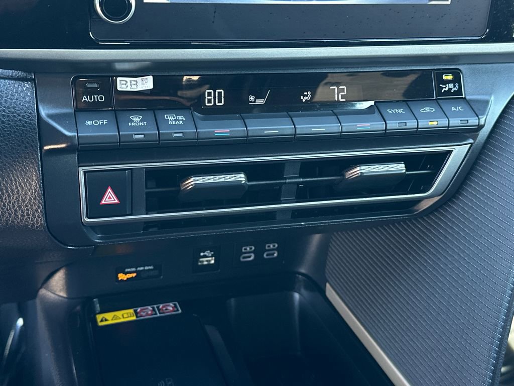 Used 2025 Toyota Camry SE image 29