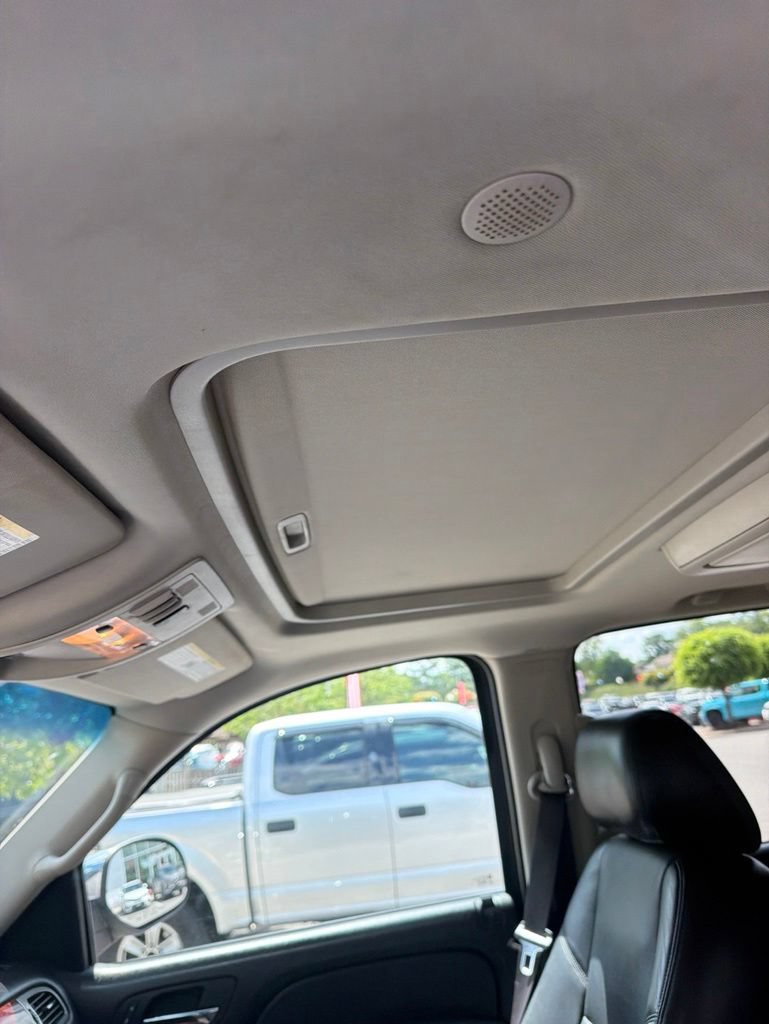 Used 2013 Chevrolet Tahoe LTZ AWD/4WD image 7