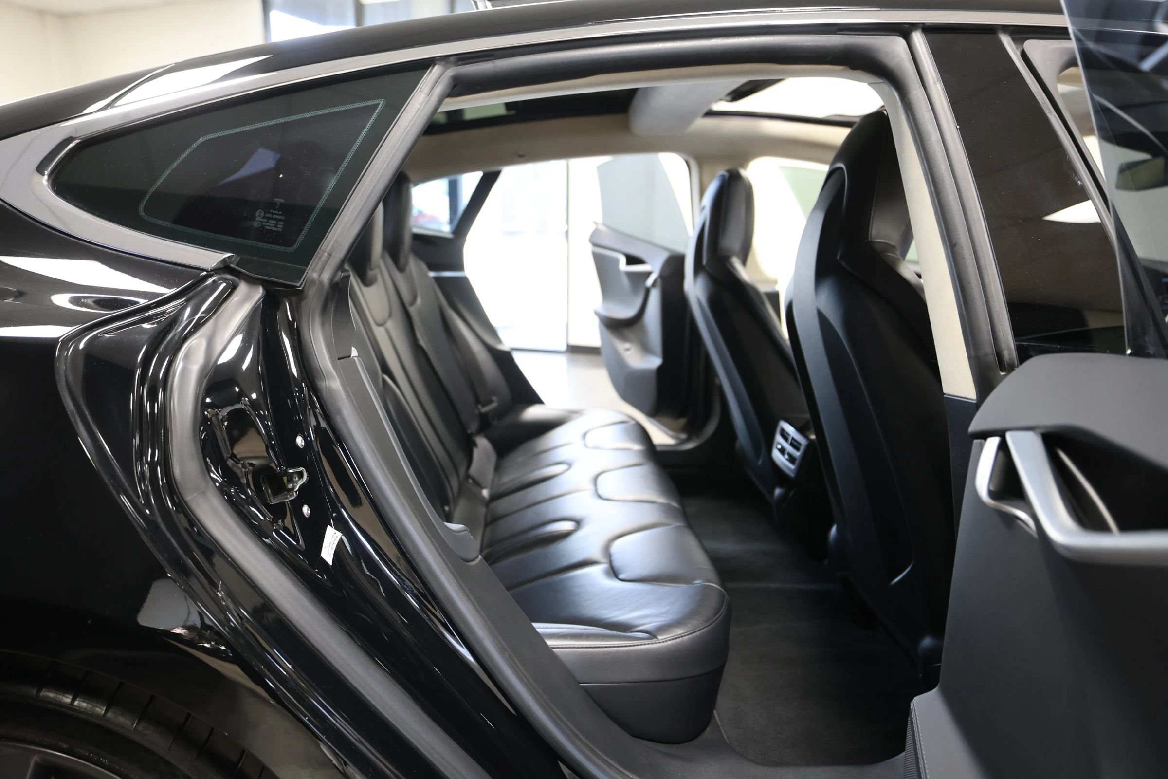 Used 2015 Tesla Model S 70D AWD/4WD image 41