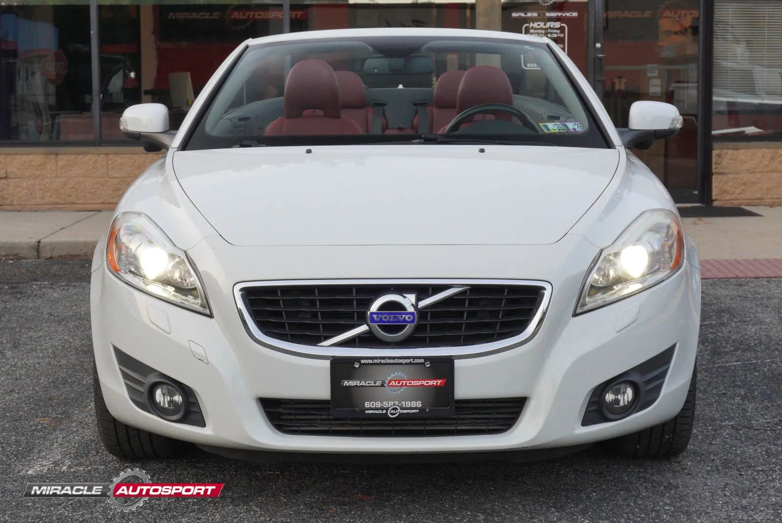 Used 2012 Volvo C70 T5 w/ Dynamic Trim Pkg image 2