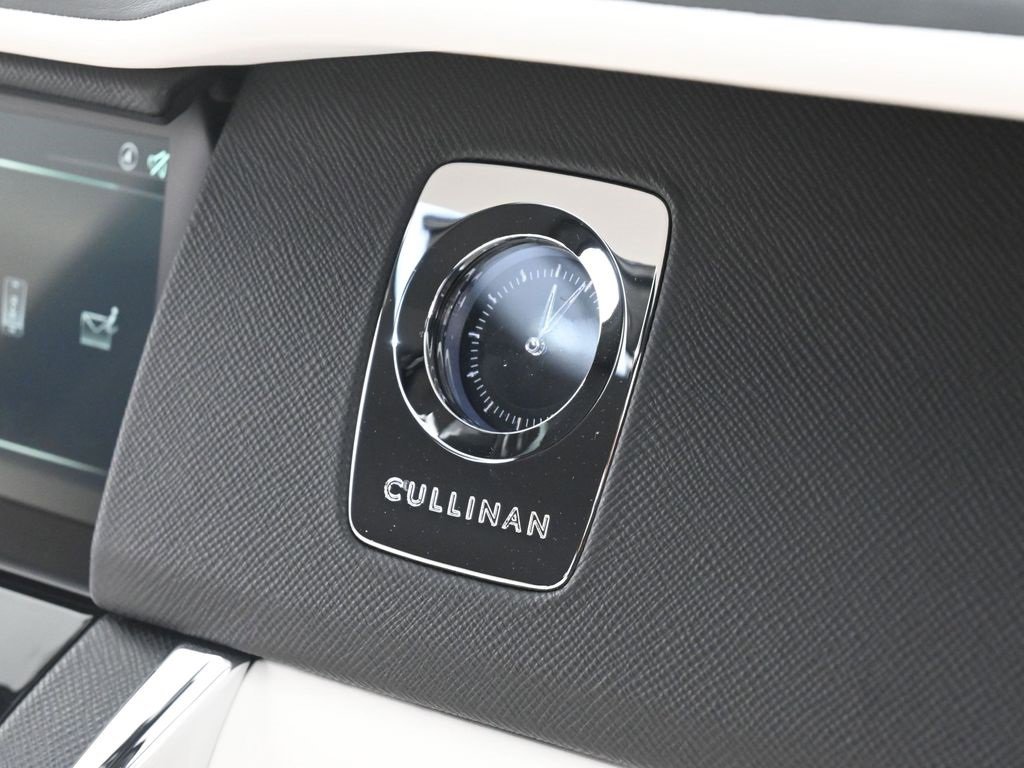 Used 2022 Rolls-Royce Cullinan image 36