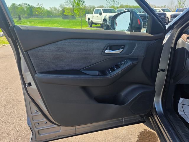 Used 2021 Nissan Rogue SV FWD image 22