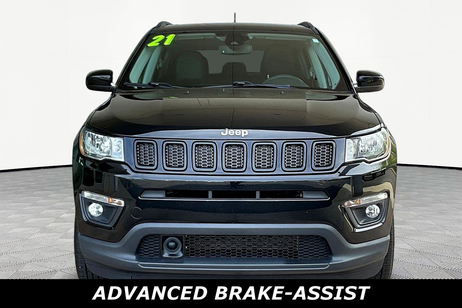 Used 2021 Jeep Compass Latitude w/ Sun and Sound Group AWD/4WD image 2