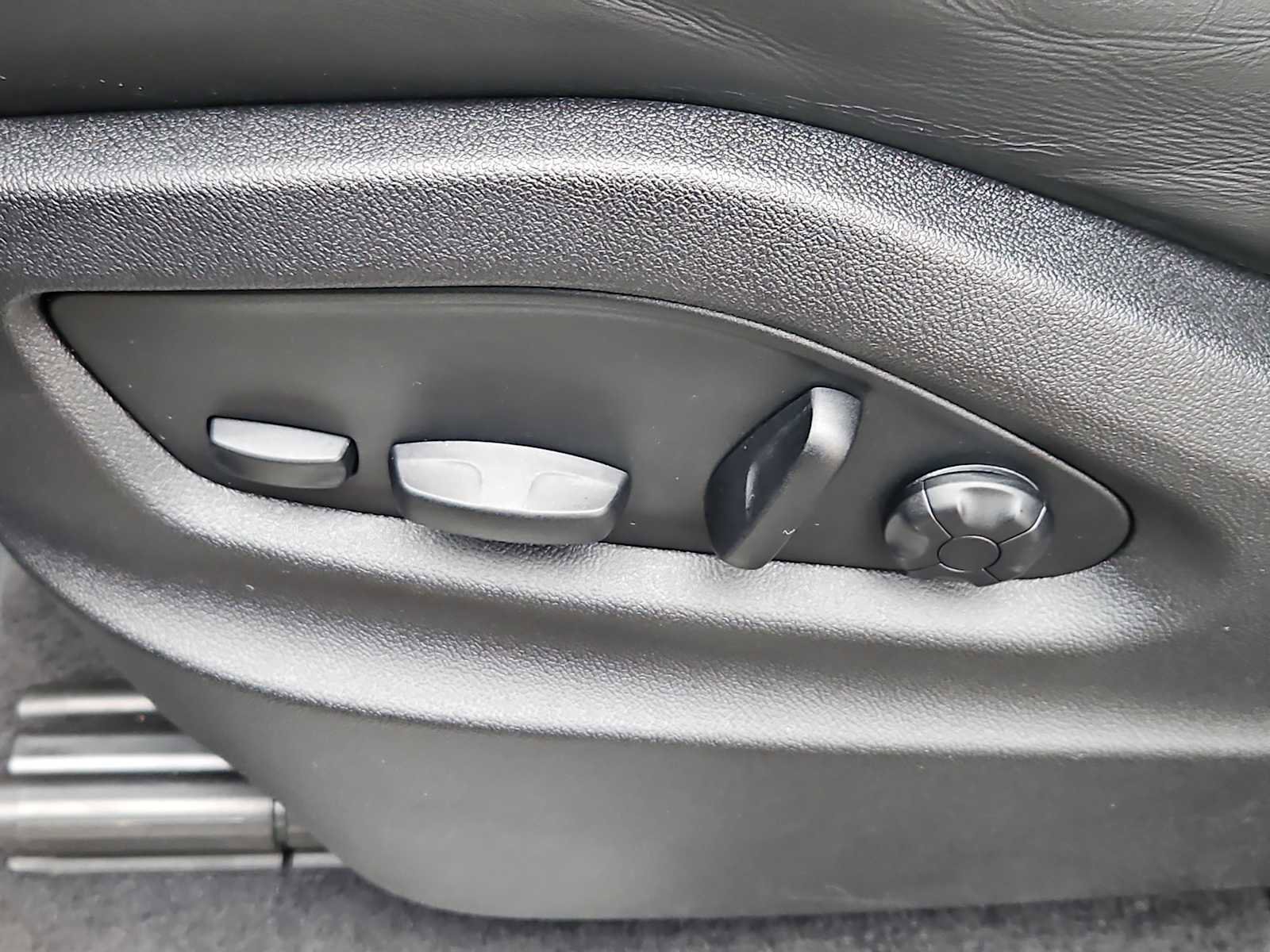 Certified 2023 Porsche Cayenne S image 15