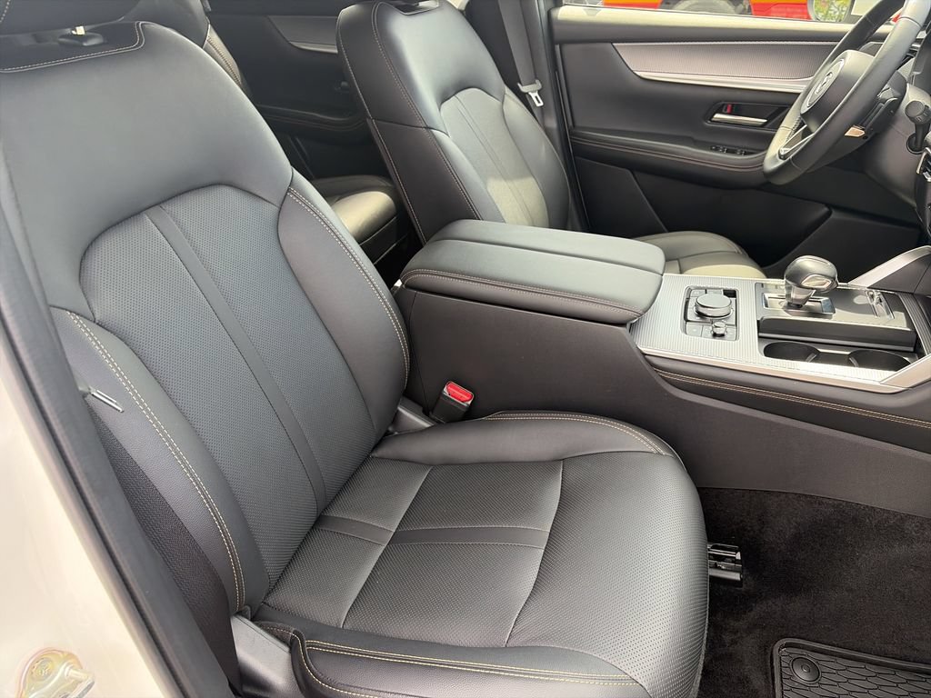 Used 2024 MAZDA CX-90 3.3 Turbo w/ Preferred Plus AWD/4WD image 32