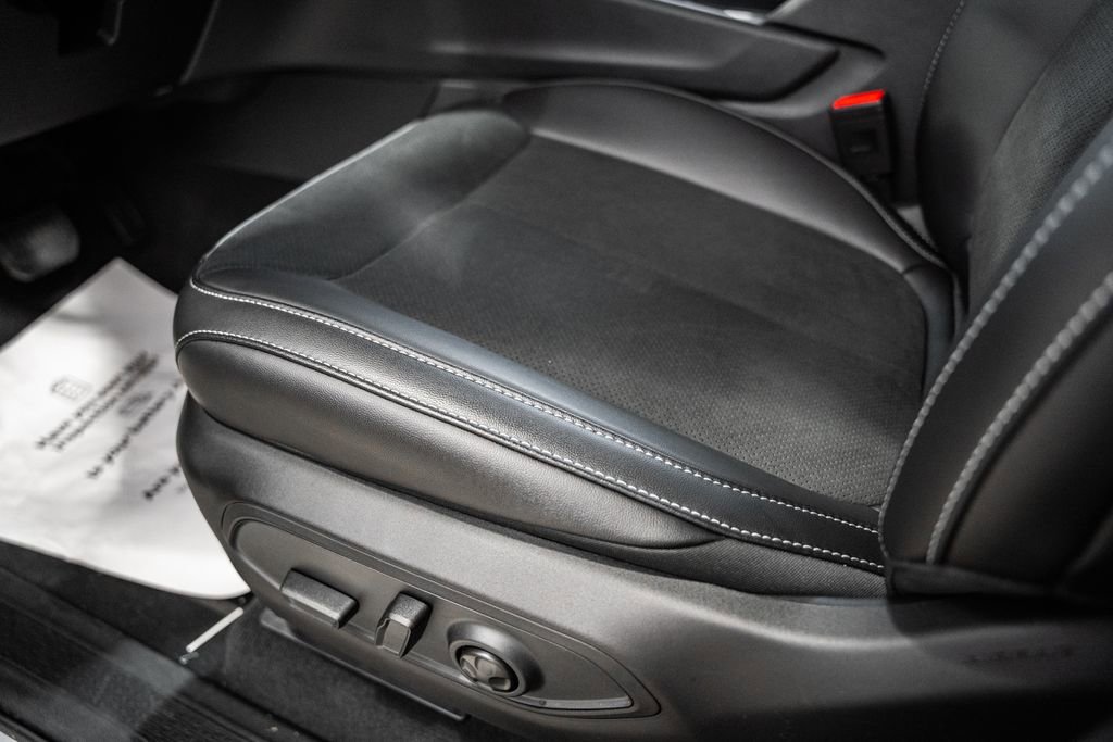 New 2025 Jeep Grand Cherokee Altitude image 32