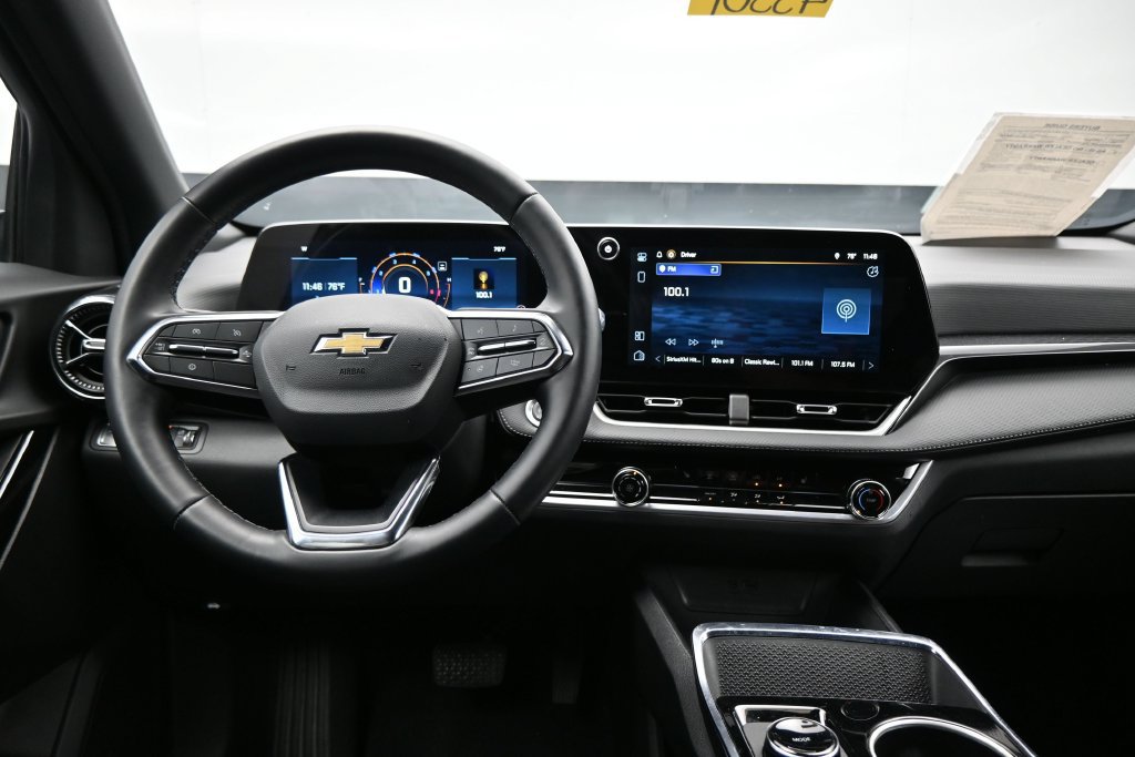 Used 2026 Chevrolet Equinox LT AWD/4WD image 14