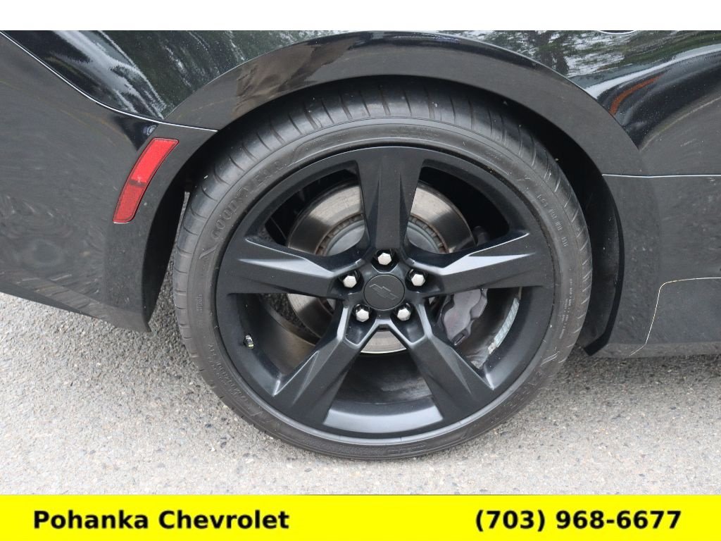 Used 2016 Chevrolet Camaro SS RWD image 30