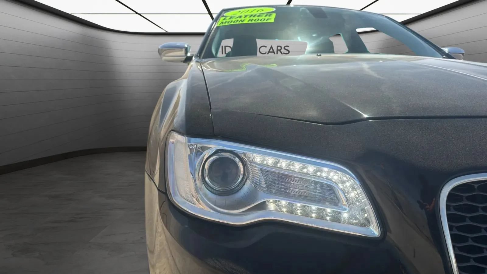 Used 2016 Chrysler 300 C RWD image 32