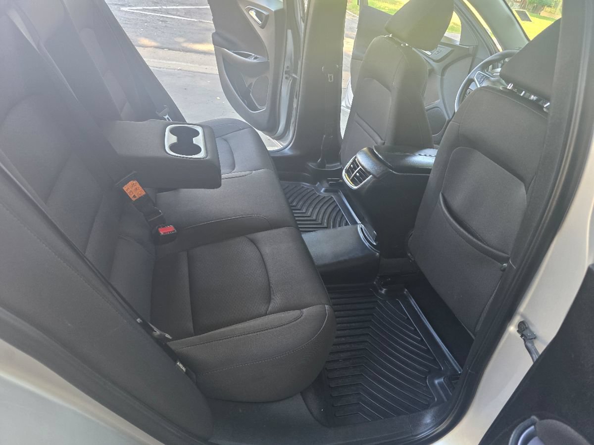 Used 2018 Chevrolet Malibu LT FWD image 27