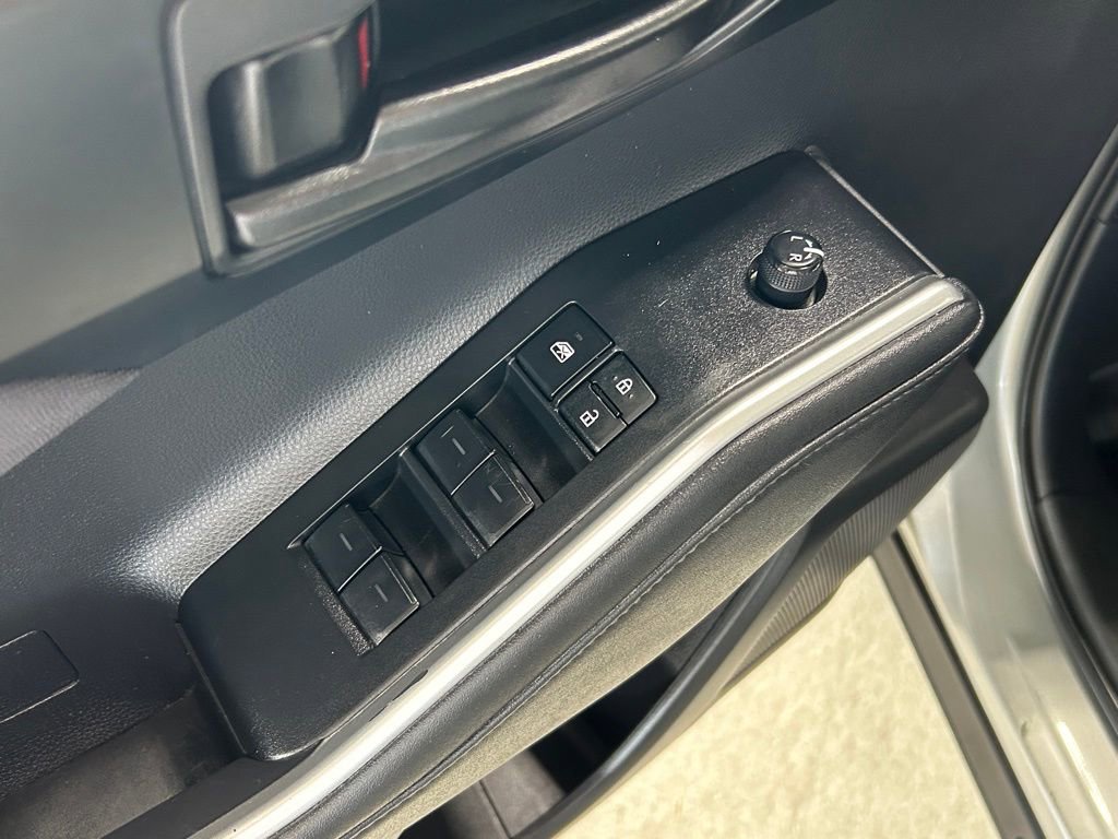 Used 2023 Toyota Highlander LE image 49