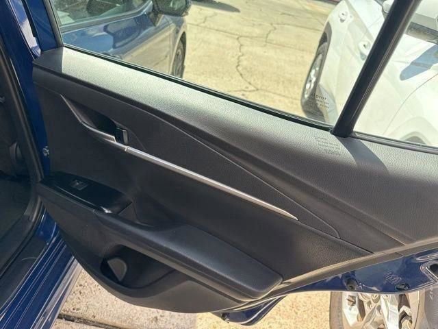 Used 2025 Toyota Camry SE w/ Convenience Package image 39
