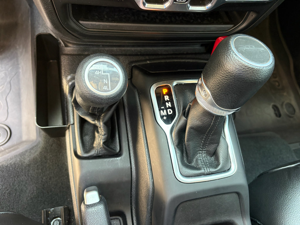 Used 2023 Jeep Gladiator Sport AWD/4WD image 21