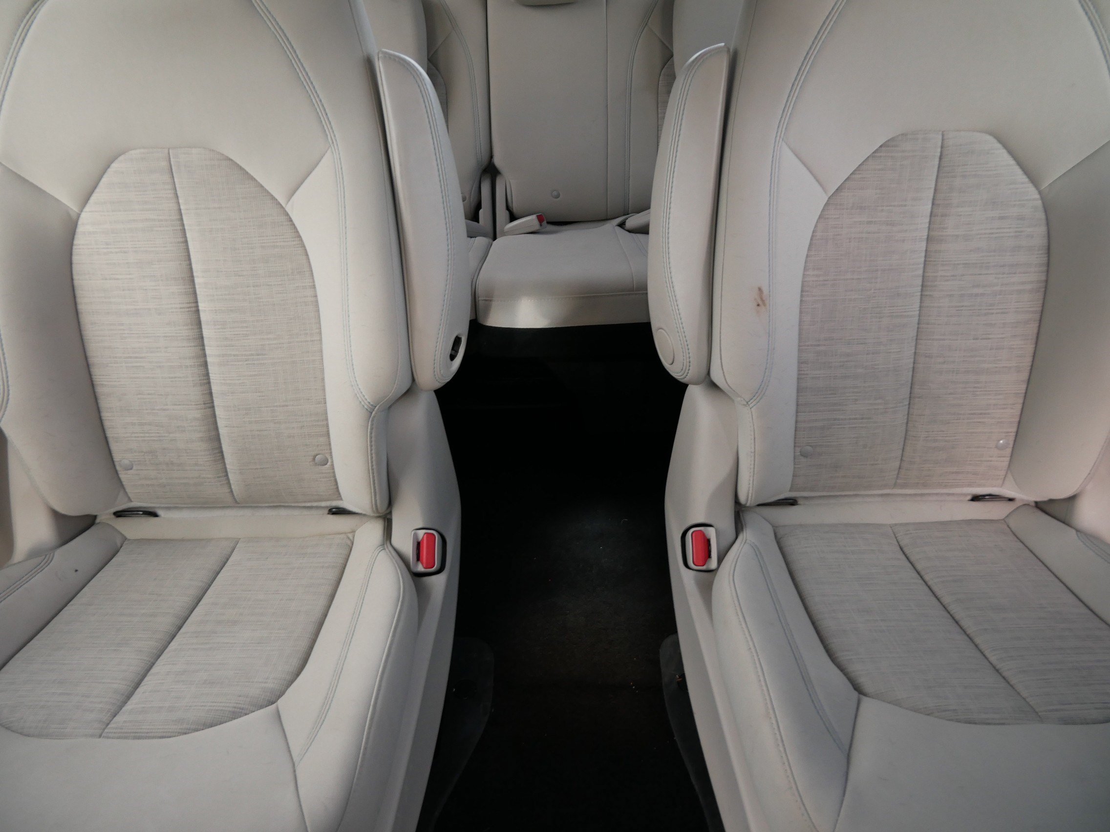 Used 2018 Chrysler Pacifica Touring Plus FWD image 13