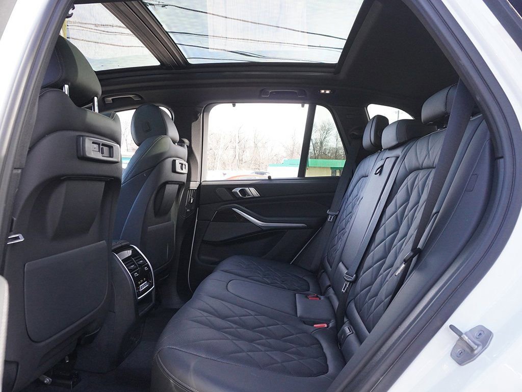 Used 2023 BMW X5 xDrive40i w/ Executive Package image 46