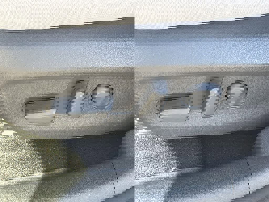 Used 2023 Hyundai Kona SE image 27