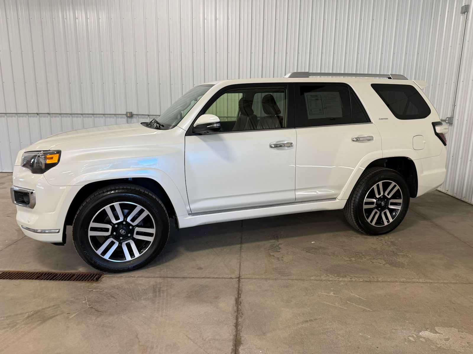 Used 2023 Toyota 4Runner Limited AWD/4WD image 2