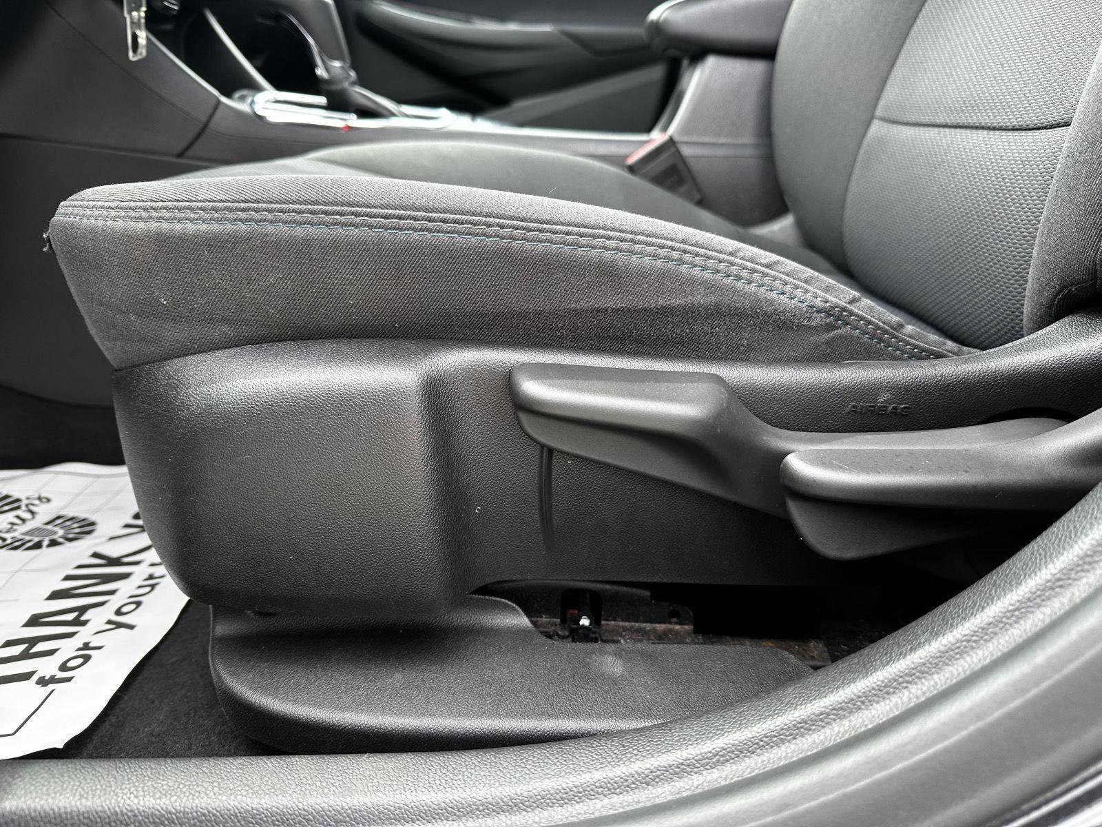 Used 2017 Chevrolet Cruze LT FWD image 8