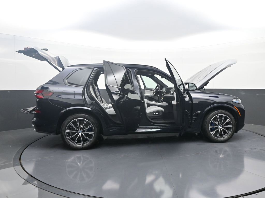 New 2026 BMW X5 M60i image 55