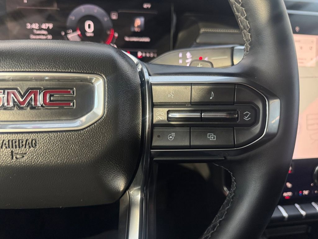 Used 2025 GMC Acadia Elevation w/ Black Edition image 21