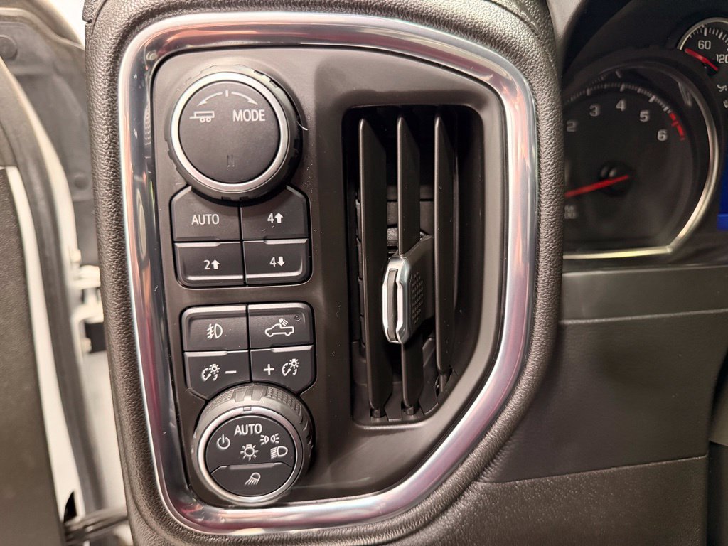 Used 2021 Chevrolet Silverado 1500 LT Trail Boss AWD/4WD image 33
