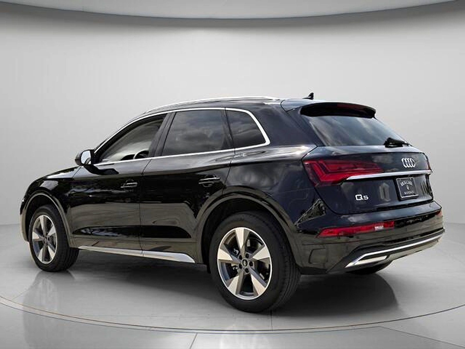 Used 2023 Audi Q5 2.0T Premium w/ Convenience Package AWD/4WD image 6