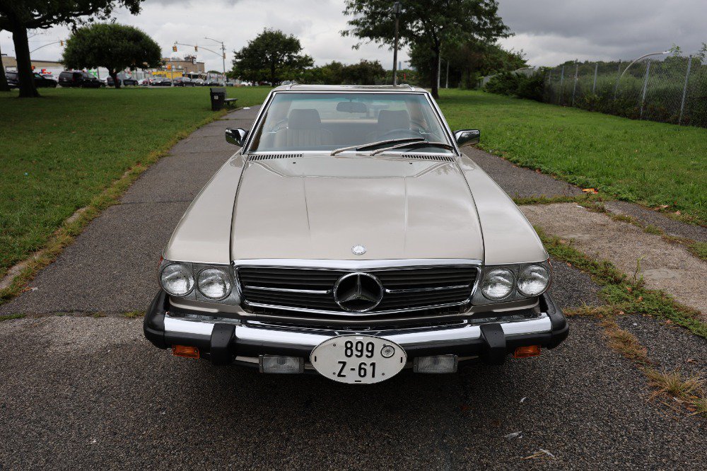 Used 1989 Mercedes-Benz 560 SL image 5