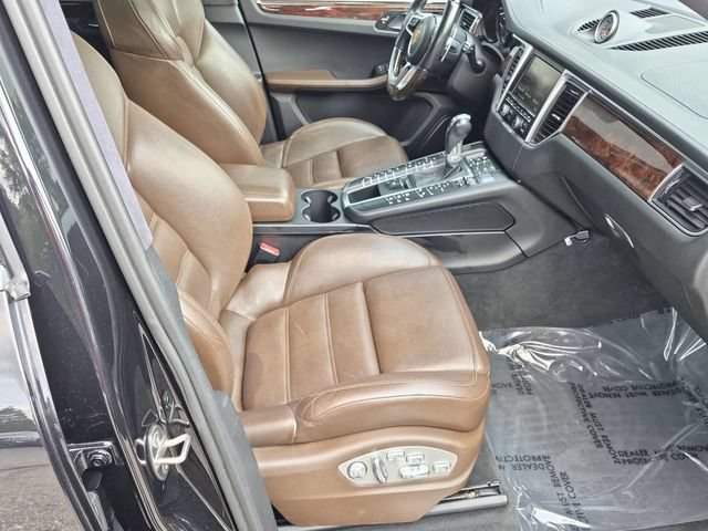 Used 2015 Porsche Macan Turbo AWD/4WD image 31