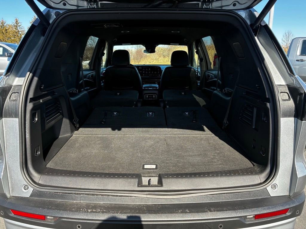 Used 2025 Chevrolet Traverse Z71 image 37