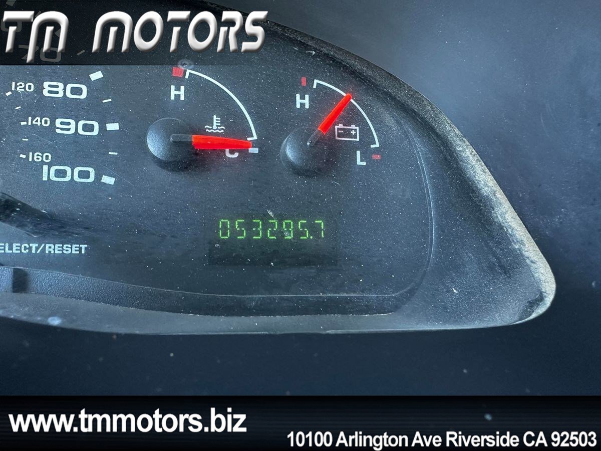 Used 2008 Ford E-350 and Econoline 350 XLT RWD image 15