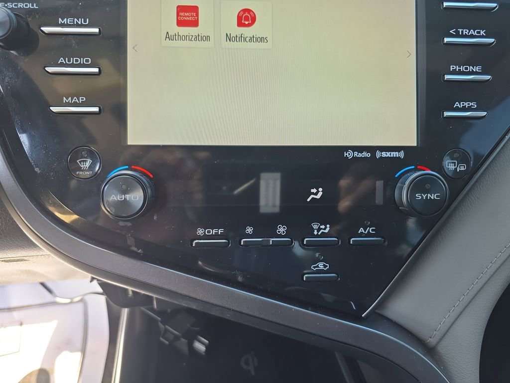 Used 2019 Toyota Camry XLE w/ Navigation Package image 17