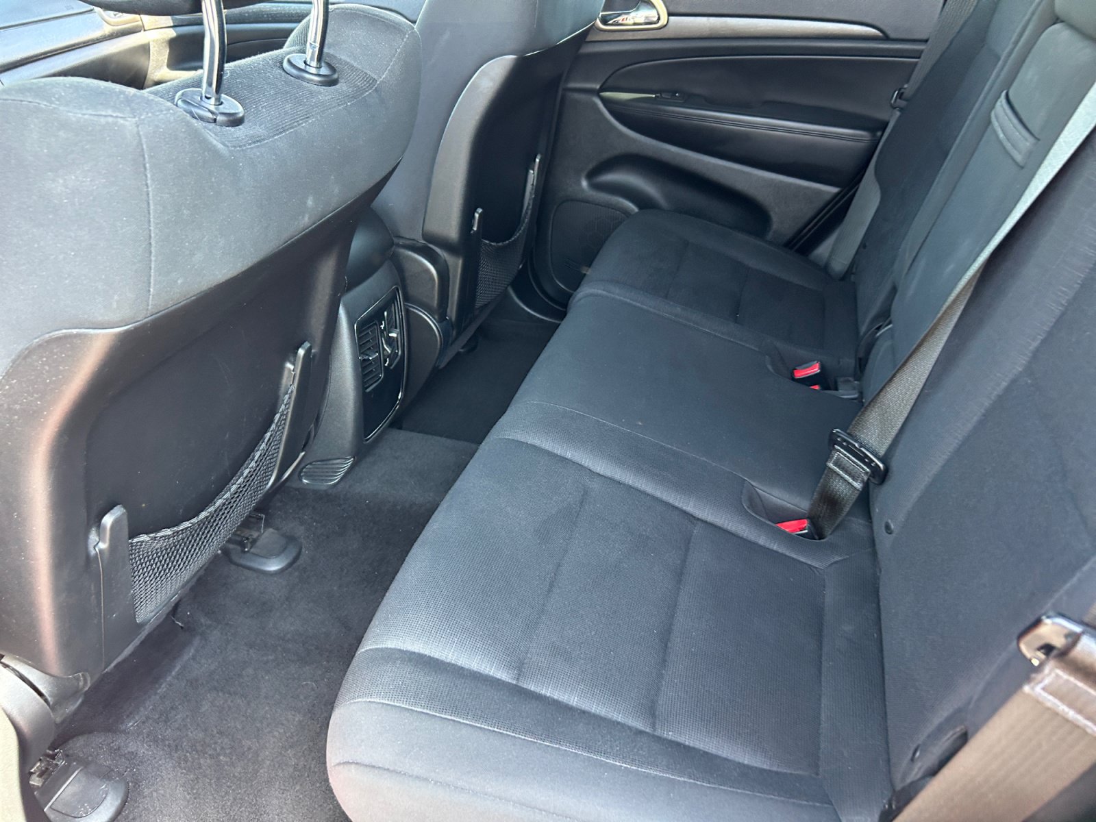 Used 2015 Jeep Grand Cherokee Laredo w/ Quick Order Package 23E AWD/4WD image 17