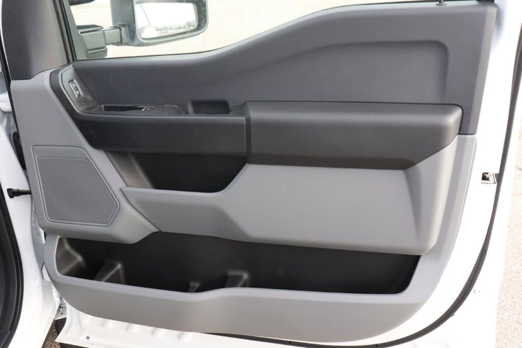 New 2026 Ford F550 4x4 Regular Cab Super Duty image 31