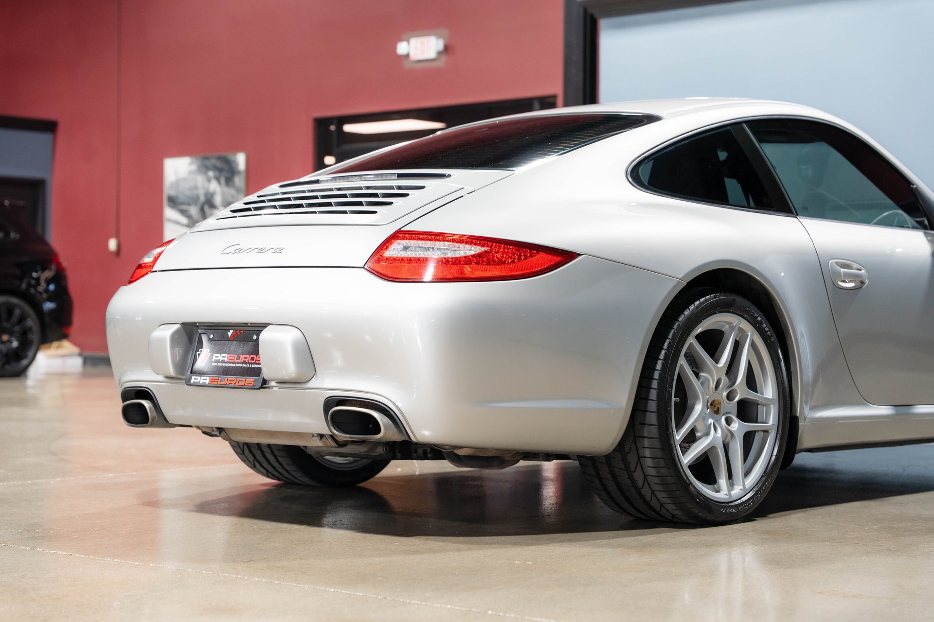Used 2009 Porsche 911 Carrera RWD image 6