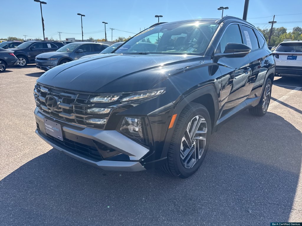 Used 2025 Hyundai Tucson Limited AWD/4WD image 16